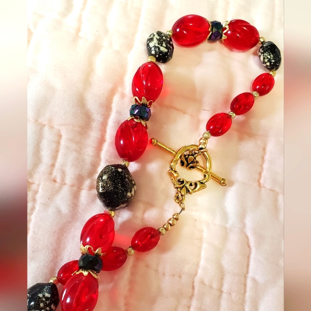 Vintage costume necklace